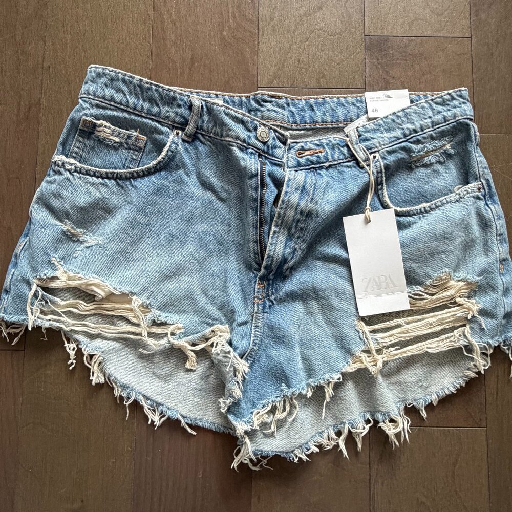ZARA LIGHT BLUE DENIM JEAN SHORTS